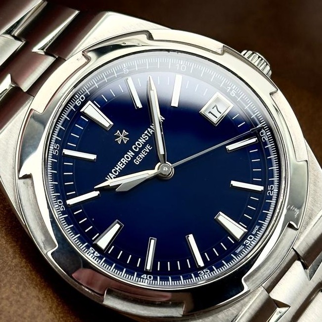 Vacheron Constantin Overseas 41mm in stainless steel with blue dial